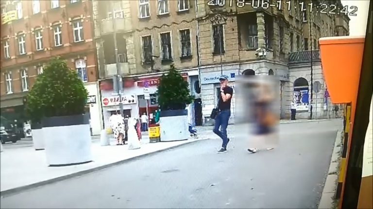 Tego mężczyzny poszukuje policja. Wymieniał „dolary” na złotówki