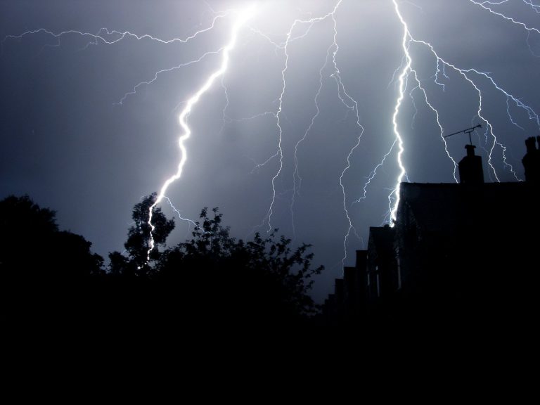 Uwaga na burze z gradem. Wydano ostrzeżenie