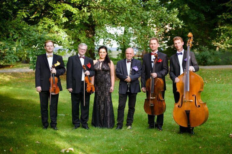 Muzyka klasyczna pod chmurką