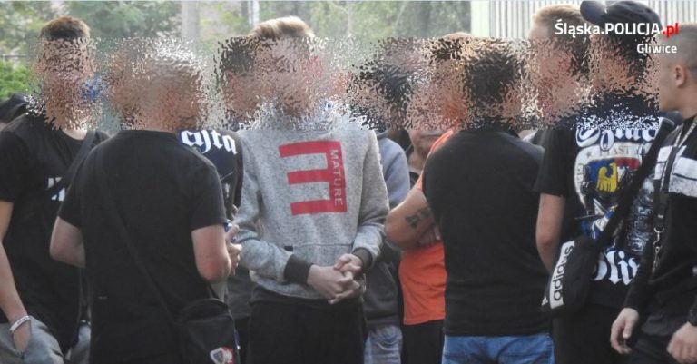 Utrudniali kibicom wejście na stadion. Policja i prokuratura prowadzą postępowanie