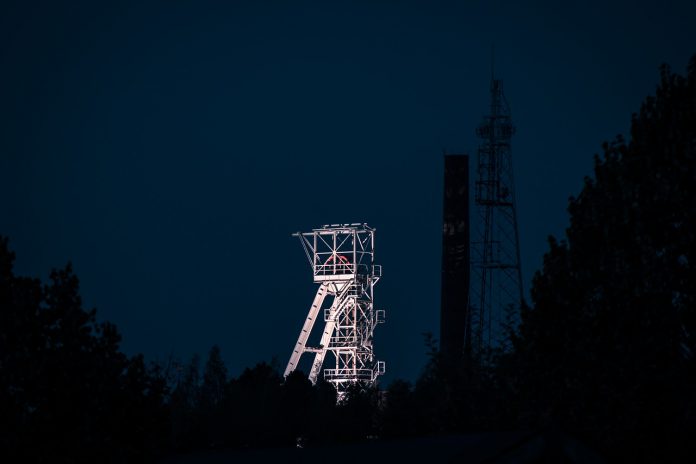 headframe 3793513 1280 headframe 3793513 1280