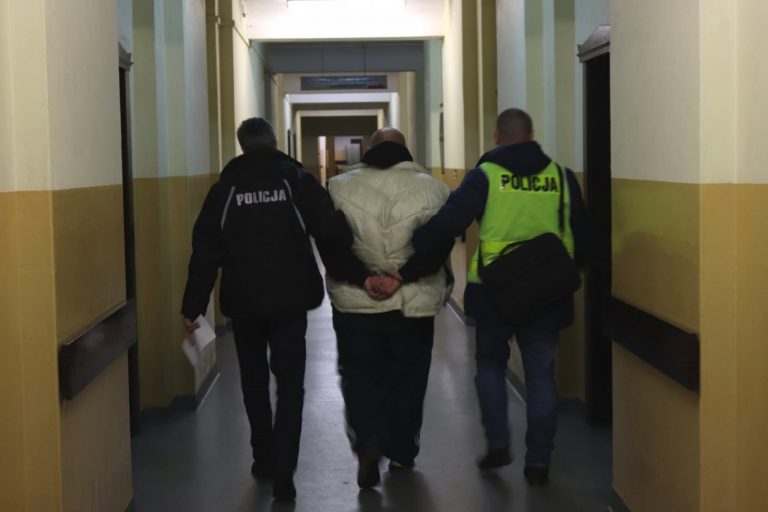 Raper i mowa nienawiści. Jego pracodawca wydał oświadczenie