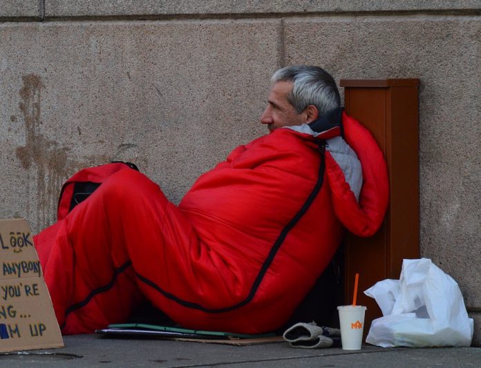 homeless man 833017 1280