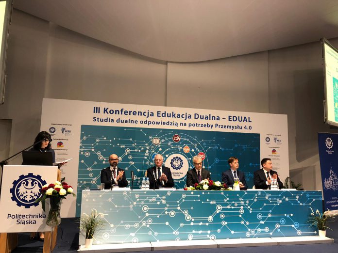 53110872 2353760828223329 681168219574108160 o