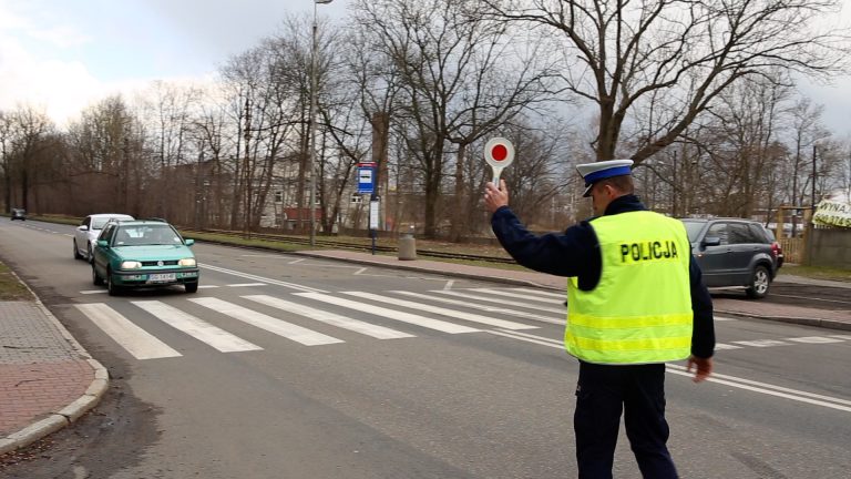Policja kontrolowała, a piłkarze Piasta nagradzali