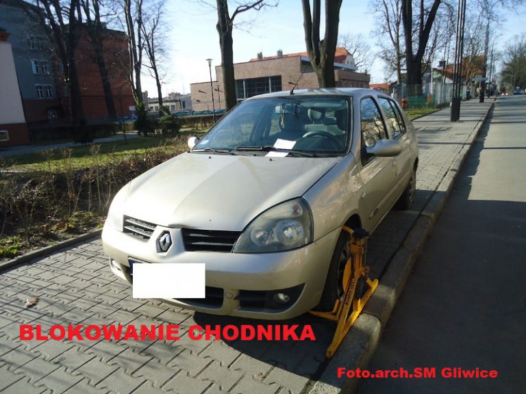 Marcowi mistrzowie parkowania. Zobacz zdjęcia