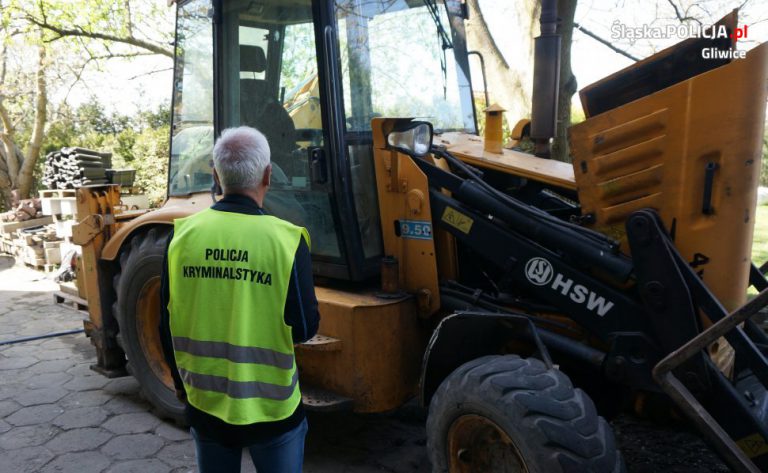 Policjanci odkryli złodziejską dziuplę