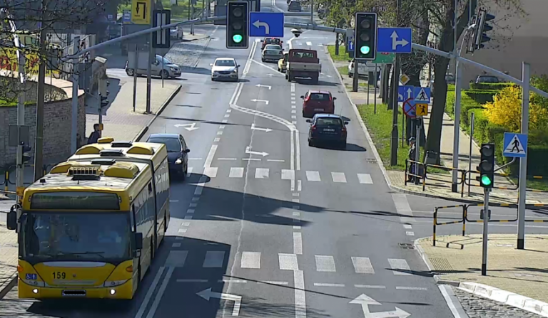 Autobusy i służby ratunkowe zawsze z zielonym światłem