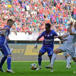 18218204 022D 43EB 9890 964357214692