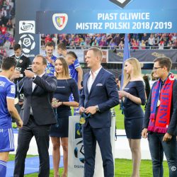 6C35A4A5 1B4C 48A1 B492 2C5DEB5FA817