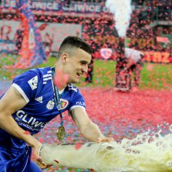 C4B178DA 3AD3 4F59 9C8E 9DA235517D71