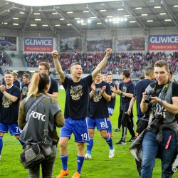 D7FF1200 D294 4374 B640 4FFD231DFA62