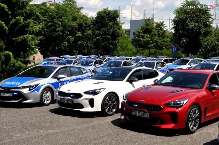Nowe radiowozy trafią do Gliwic, a wśród nich nieoznakowana Kia Stinger