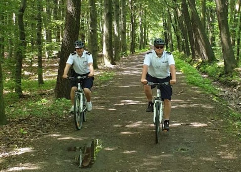 Gliwiccy policjanci na rowerach patrolują miasto