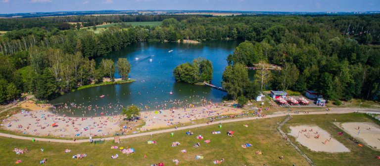 Czas na letnie kąpiele. Od kiedy czynne Czechowice i Leśne?