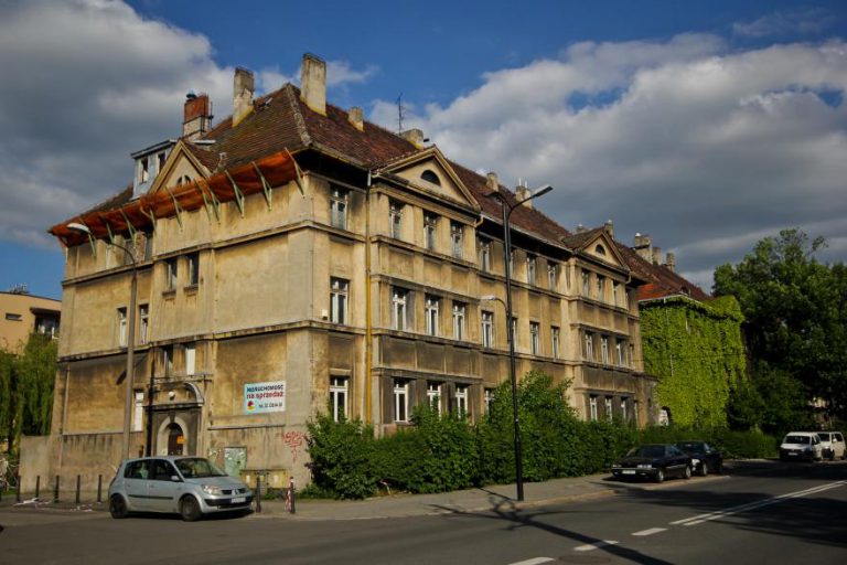 Dwa piękne budynki na sprzedaż. Kto kupi nieruchomości przy Kościuszki?