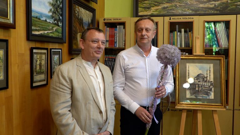 Wojciech Kotylak maluje. Niewiele osób o tym wiedziało (wideo)