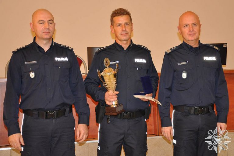 Gliwicki policjant wysoko w konkursie „Dzielnicowy Roku”
