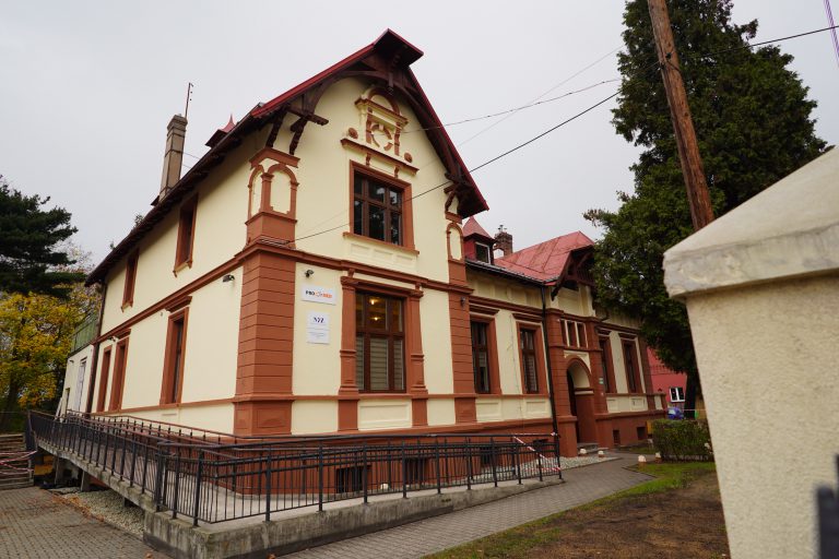 Huta Łabędy przegoniła przychodnię. Władze Gliwic znalazły dla niej miejsce