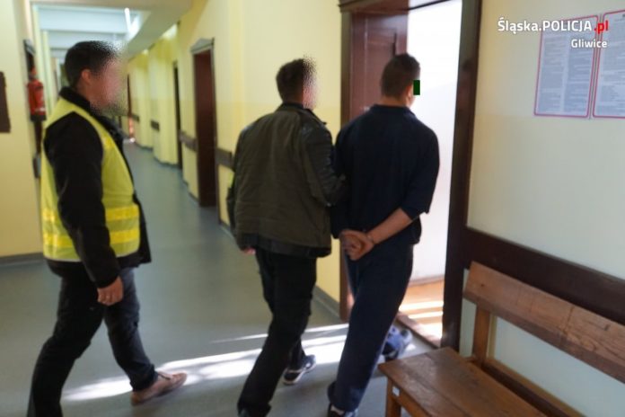 9DC52B43 B42C 4B06 9506 92124285F719 9DC52B43 B42C 4B06 9506 92124285F719