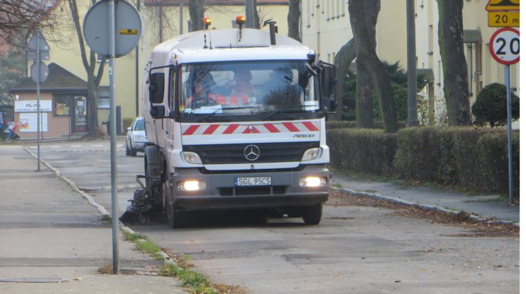 Kierowcy dostosowali się do znaków i udało się posprzątać ulicę