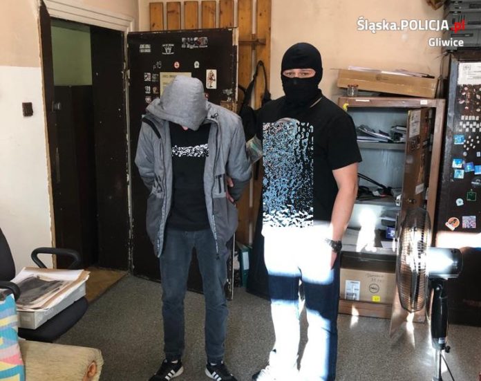 1B14DFEE 1770 4BA3 A083 DD67D7A4D29A 1B14DFEE 1770 4BA3 A083 DD67D7A4D29A