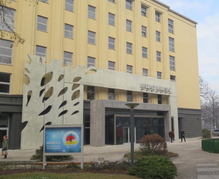 Gliwice zamykają urząd miejski. Napisz lub zadzwoń