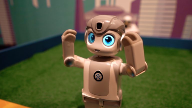 Wystawa robotów w Forum. Zobacz wideo