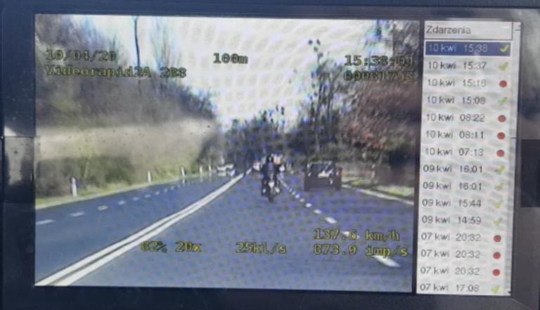 Motocyklista pędził 139 km/h po DK88. Nie miał prawa jazdy (wideo)