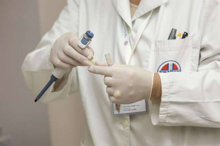 Zmarły kolejne osoby w woj. śląskim. Ile jest zakażeń?