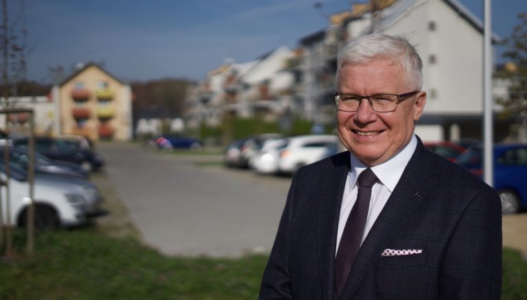 Konsultant zatrudniony przez prezydenta Neumanna zarabia 7560 zł