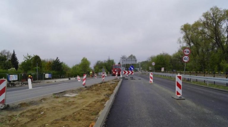 Znowu będą utrudnienia na ul. Rybnickiej. Budują ścieżkę rowerową