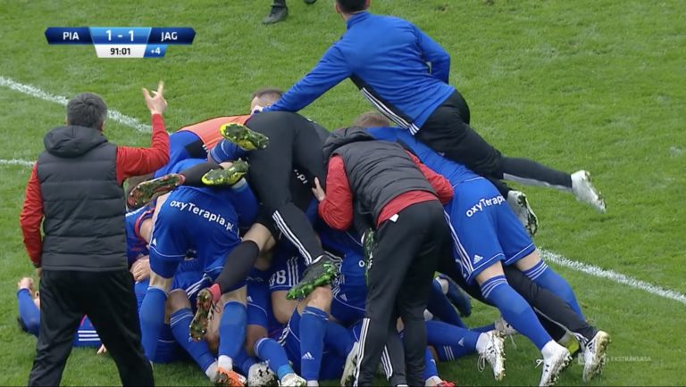 Dwa karne i niesamowity gol Jodłowca. Ten mecz był rok temu (wideo)