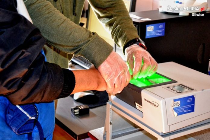 46BCE83C 0189 4ACA 8BB0 9281DD27E40A 46BCE83C 0189 4ACA 8BB0 9281DD27E40A