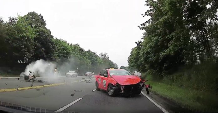 wypadek dk88 taksowka1