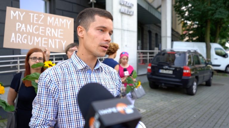 Afera „Wilcze Doły”. O co chodzi? Mieszkaniec w prosty sposób wyjaśnia (wideo)