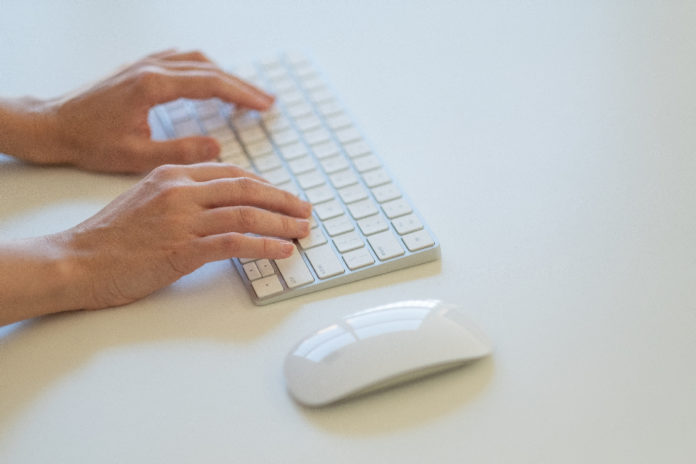 keyboard typing PJLZHLI1XL