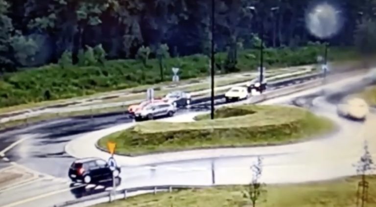 Pościg na DTŚ. Spowodował kolizję i uciekł (wideo)