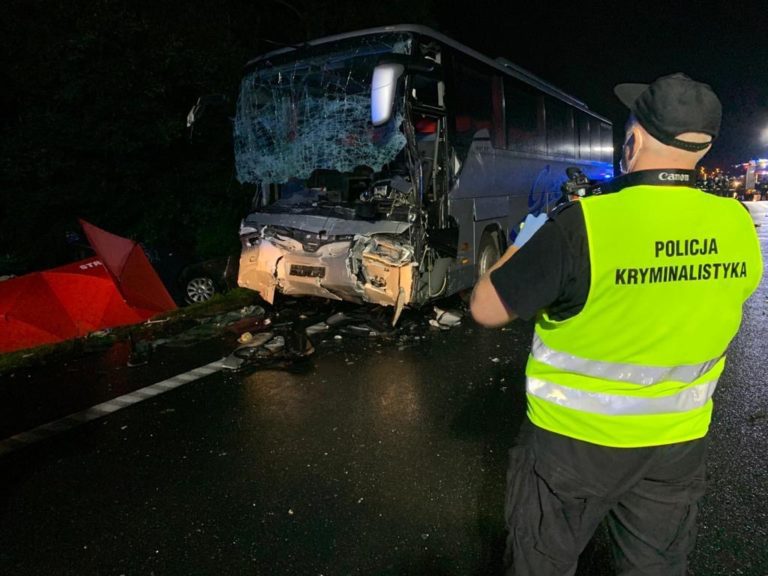 Tragiczny wypadek na DK88. Nie żyją pasażerowie busa