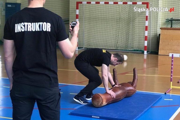 Idź i sprawdź się na policyjnym torze przeszkód
