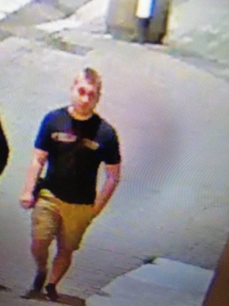 Pobił młodego gliwiczanina. Policja szuka tego mężczyzny