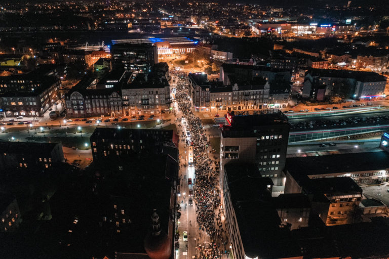 Kolejny dzień strajku kobiet. Mnóstwo protestujących