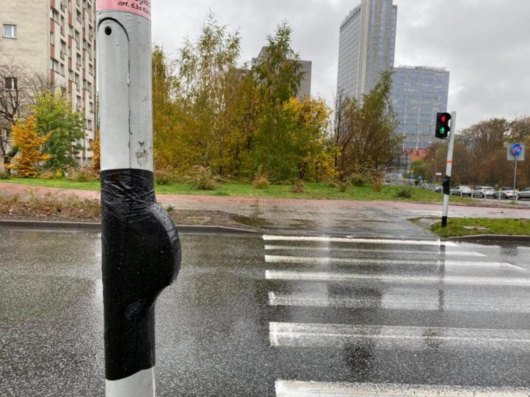 W Katowicach wyłączono przyciski przy przejściach, ale „gliwiczanie dobrze sobie radzą”