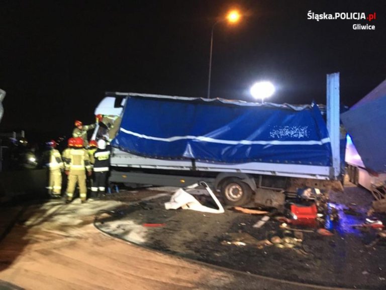 Karambol na autostradzie A4. Poszkodowanego zabrał śmigłowiec LPR