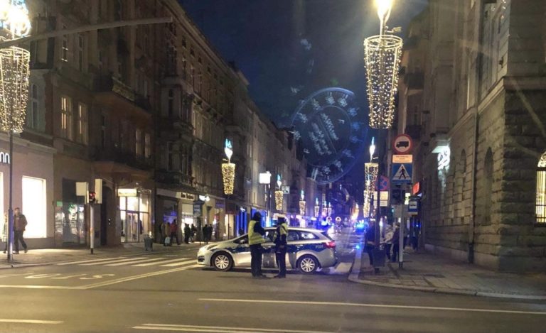 Wypadek na ul. Zwycięstwa. Helikopter zabrał poszkodowanego