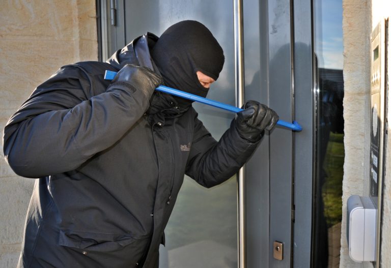 Okradziono firmę budowlaną z Gliwic. Nagroda za wskazanie sprawców – 15 tys. zł