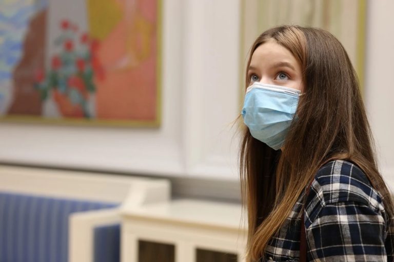 Koniec z restrykcjami i maseczkami? Na początek skrócenie kwarantanny