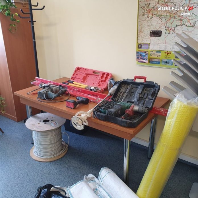 81EED0DB 5216 431E AD5D C9FAB91744A7