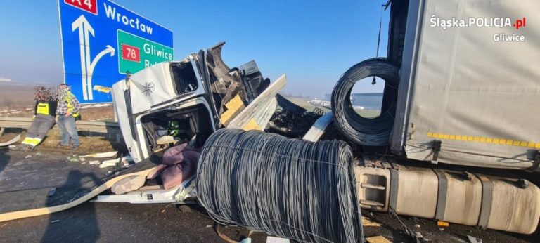 Zdarzenie drogowe na autostradzie A4. Utrudnienia dla kierowców