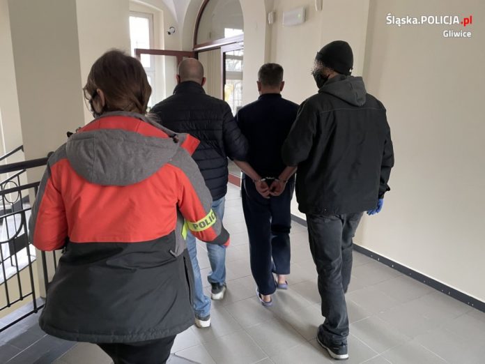 6797670D 8005 4C50 9627 7BFC1F618E6D